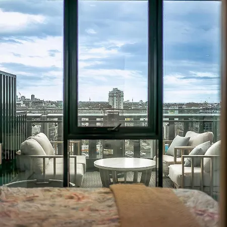2Br Huge Balcony With Private Spa Pool Gym And Views Melbourne Exterior photo
