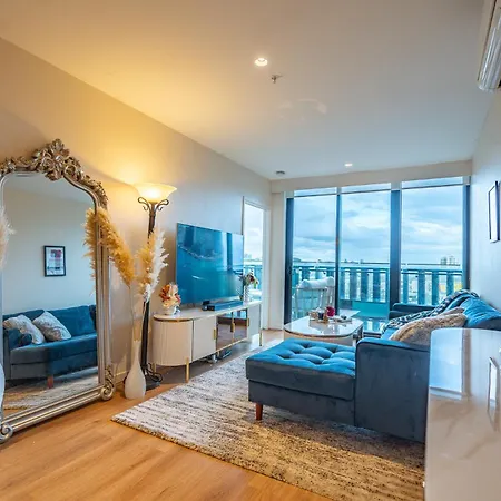 2Br Huge Balcony With Private Spa Pool Gym And Views Melbourne Exterior photo