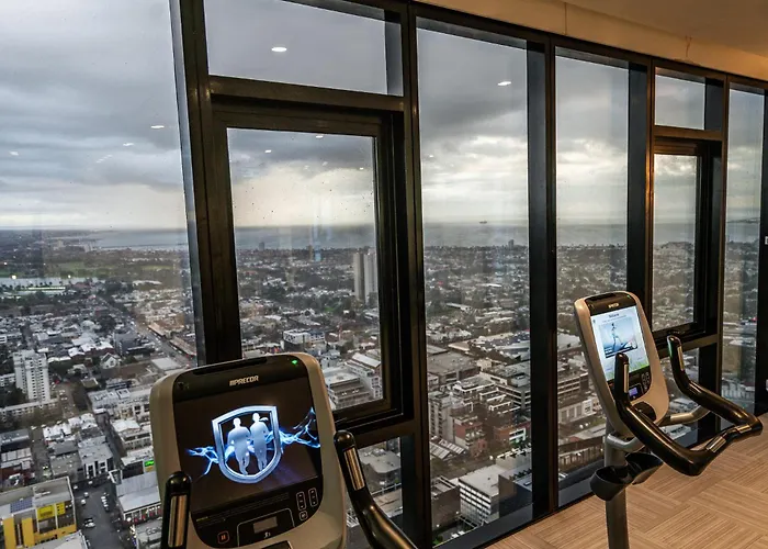 2Br Huge Balcony With Private Spa Pool Gym And Views