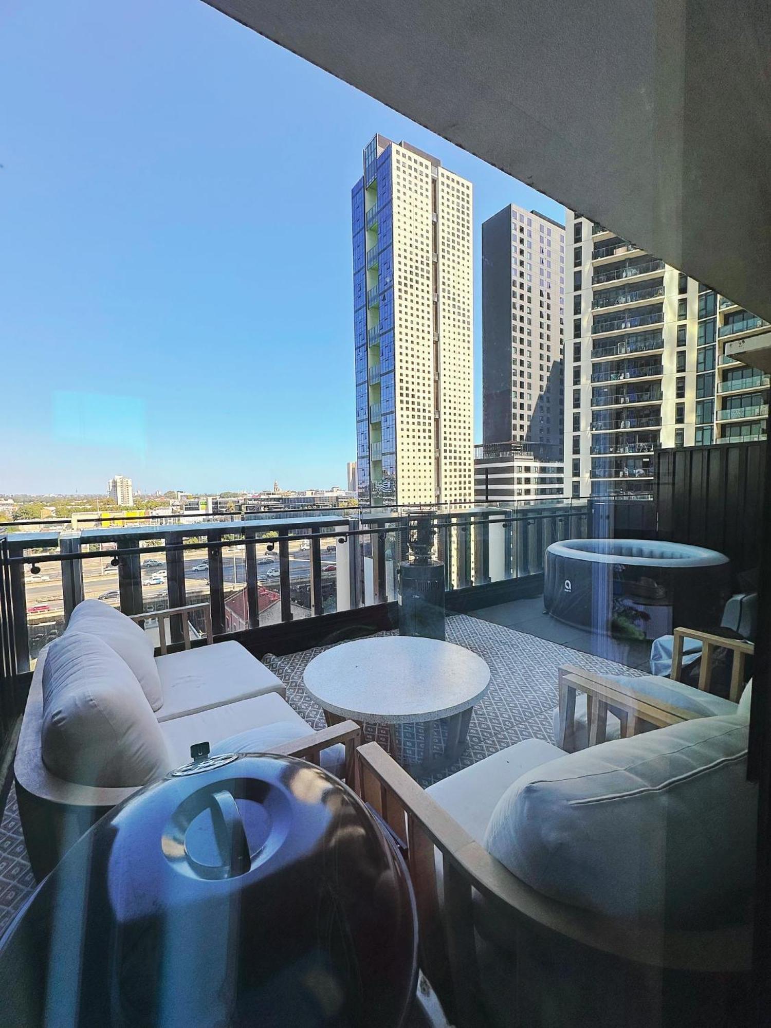 2br Huge Balcony With Private Pool Gym And Views *